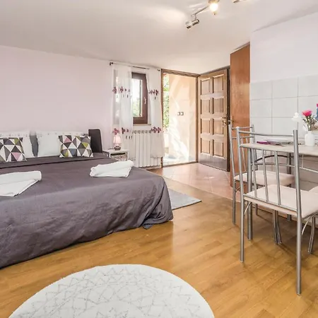 Stunning In With Wifi Apartment